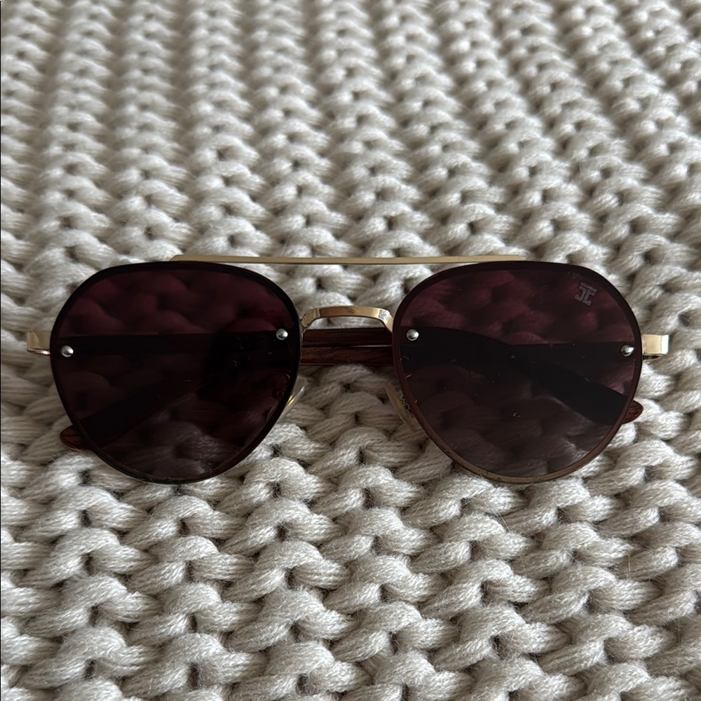 Gold and Brown Aviator Sunglasses